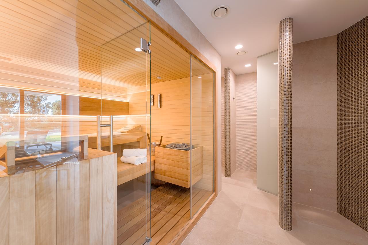 Bel Etage Luxury Rooms 4*